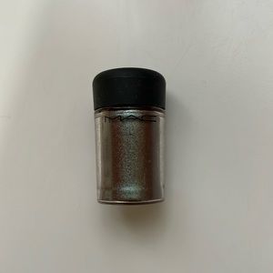 Mac Blue Brown Pigment